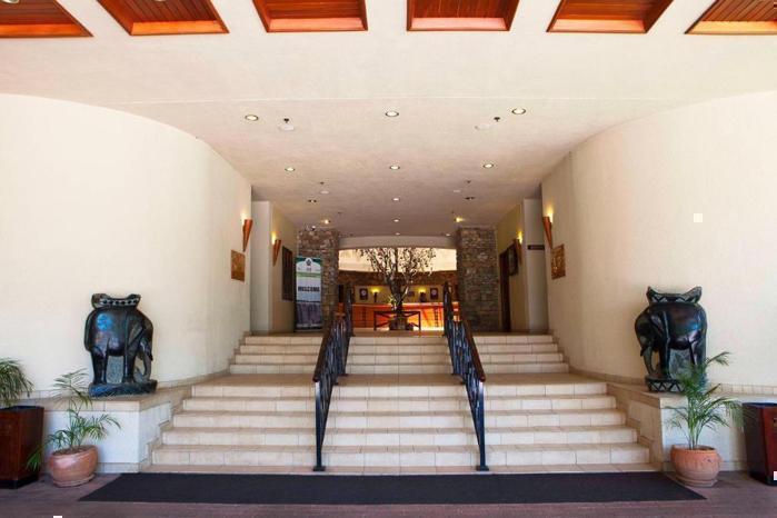  Elephant Hills Resort in Africa / Zimbabwe, image_2