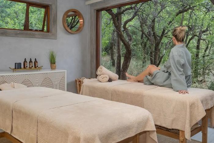  Lush Private Game Lodge in South Africa / North West, image_2