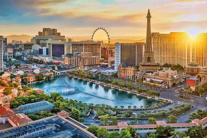 Las Vegas Adventure: 4 Nights of Lights & Excitement in North America / USA, image_2