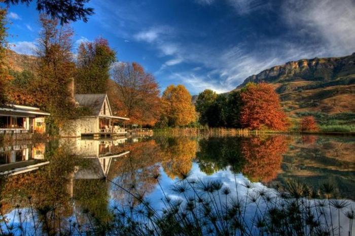 Cleopatra Mountain Farmhouse in South Africa / Drakensberg, image_1